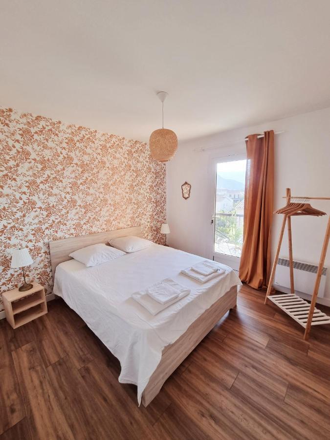 Bel Appartement Centre Ville 3 Chambres Saint-Florent  Exteriör bild